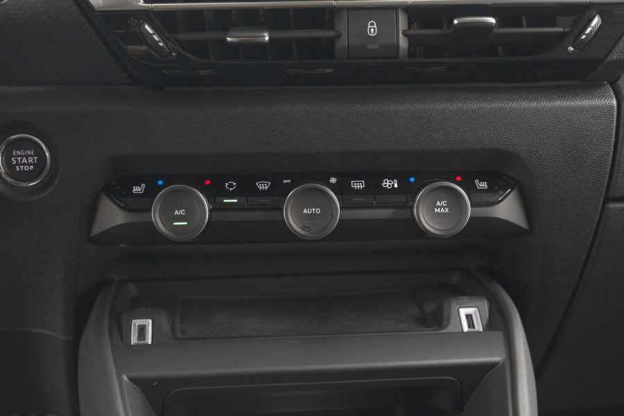Citroën C4 Puretech 130 EAT8 Shine | Camera | Dodehoekdetectie | Head-Up Display | Apple Carplay