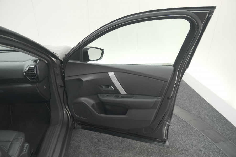Citroën C4 Puretech 130 EAT8 Shine | Camera | Dodehoekdetectie | Head-Up Display | Apple Carplay