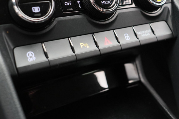 Škoda Karoq 1.0 TSI Style Apple/Carplay Camera Sfeer/Verlichting