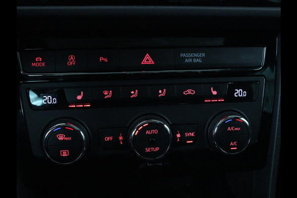 Seat Leon 1.4 TSI FR Xcellence | Panoramadak | Camera | Stoelverwarming | Half leder/Alcantara | Carplay | Full LED