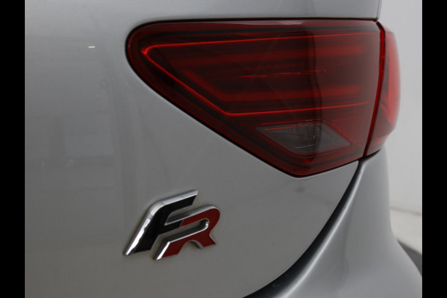 Seat Leon 1.4 TSI FR Xcellence | Panoramadak | Camera | Stoelverwarming | Half leder/Alcantara | Carplay | Full LED