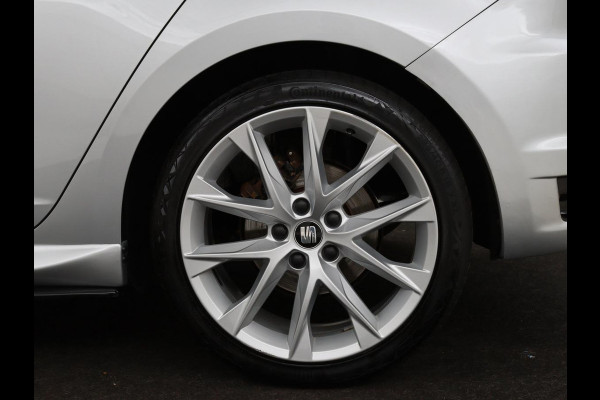 Seat Leon 1.4 TSI FR Xcellence | Panoramadak | Camera | Stoelverwarming | Half leder/Alcantara | Carplay | Full LED