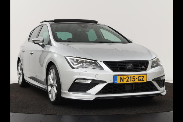 Seat Leon 1.4 TSI FR Xcellence | Panoramadak | Camera | Stoelverwarming | Half leder/Alcantara | Carplay | Full LED