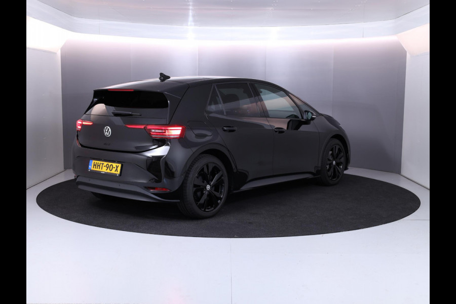 Volkswagen ID.3 Pro Business 59 kWh Pano-dak| Navi| 19'LM-velgen| verwarmd stuur en-voorstoelen