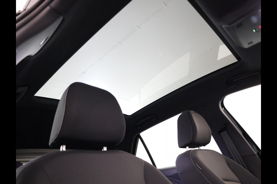 Volkswagen ID.3 Pro Business 59 kWh Pano-dak| Navi| 19'LM-velgen| verwarmd stuur en-voorstoelen