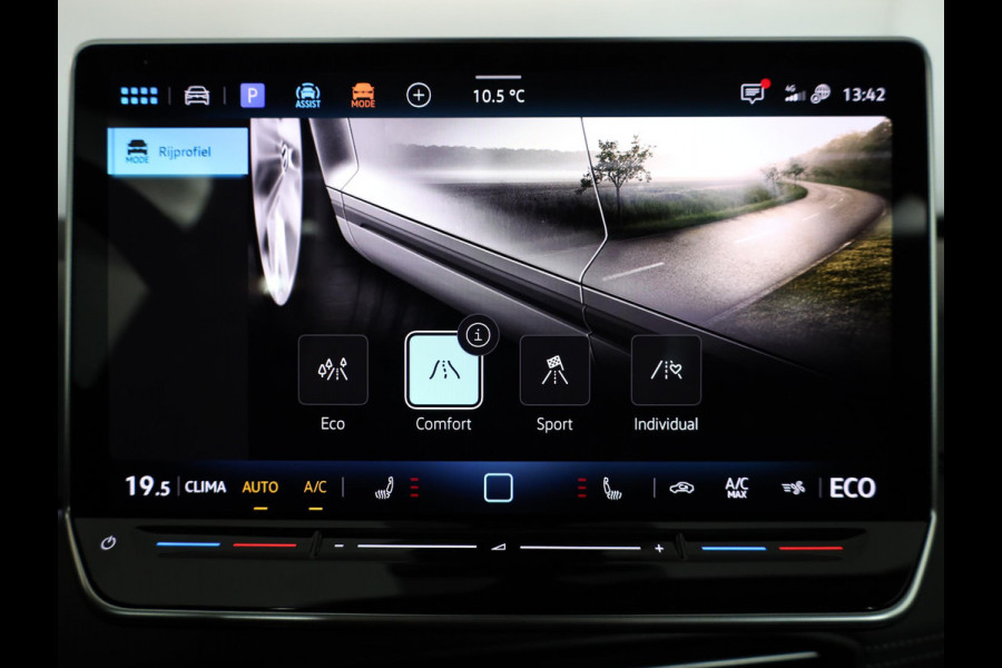 Volkswagen ID.3 Pro Business 59 kWh Pano-dak| Navi| 19'LM-velgen| verwarmd stuur en-voorstoelen