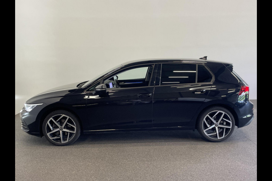 Volkswagen Golf 1.5 eTSI Life DSG-7 Aut Trekhaak Navigatie Apple Carplay/ Android Auto Camera Parkeersensoren Adaptive Cruise Control Stuur- en stoelverwarming Virtual Cockpit Lichtmetalen velgen Sfeerverlichting Climate Control