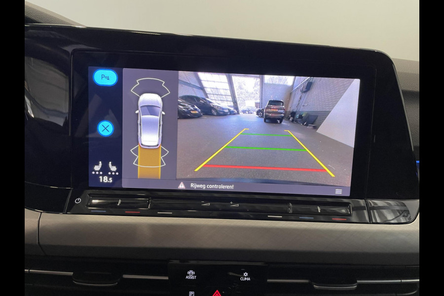 Volkswagen Golf 1.5 eTSI Life DSG-7 Aut Trekhaak Navigatie Apple Carplay/ Android Auto Camera Parkeersensoren Adaptive Cruise Control Stuur- en stoelverwarming Virtual Cockpit Lichtmetalen velgen Sfeerverlichting Climate Control