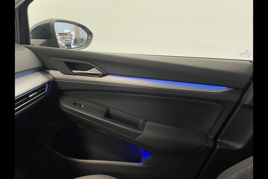 Volkswagen Golf 1.5 eTSI Life DSG-7 Aut Trekhaak Navigatie Apple Carplay/ Android Auto Camera Parkeersensoren Adaptive Cruise Control Stuur- en stoelverwarming Virtual Cockpit Lichtmetalen velgen Sfeerverlichting Climate Control