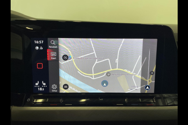 Volkswagen Golf 1.5 eTSI Life DSG-7 Aut Trekhaak Navigatie Apple Carplay/ Android Auto Camera Parkeersensoren Adaptive Cruise Control Stuur- en stoelverwarming Virtual Cockpit Lichtmetalen velgen Sfeerverlichting Climate Control