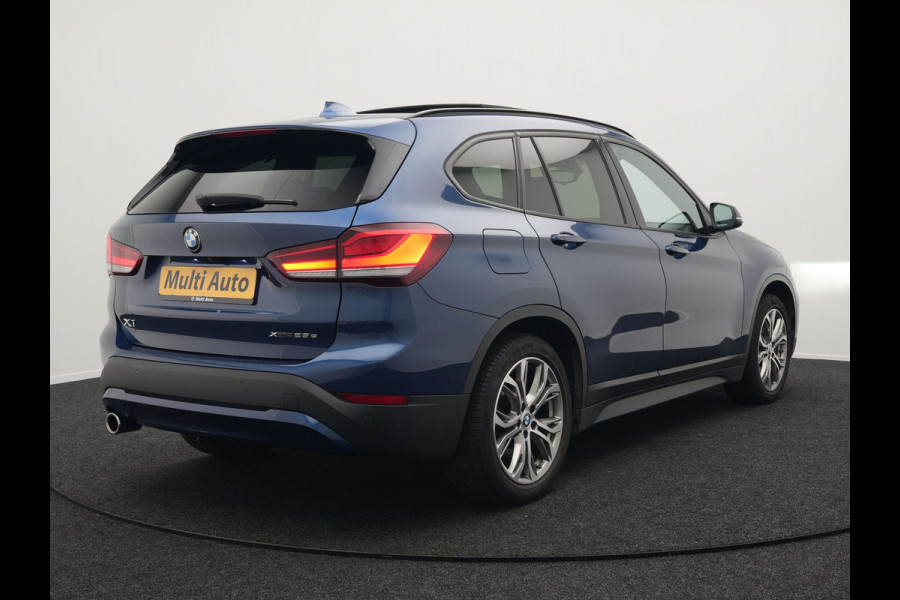 BMW X1 xDrive25e Sportline Plug In Hybrid 220pk PHEV | Panodak | Trekhaak Afn. | Head Up |  Lederen Sportstoelen Verwarmd | Apple Carplay | Camera | 18"L.M | M Sportstuur |