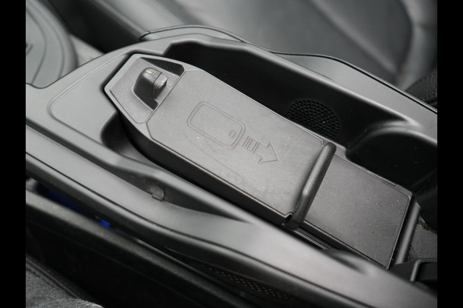 BMW X1 xDrive25e Sportline Plug In Hybrid 220pk PHEV | Panodak | Trekhaak Afn. | Head Up |  Lederen Sportstoelen Verwarmd | Apple Carplay | Camera | 18"L.M | M Sportstuur |