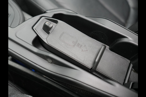 BMW X1 xDrive25e Sportline Plug In Hybrid 220pk PHEV | Panodak | Trekhaak Afn. | Head Up |  Lederen Sportstoelen Verwarmd | Apple Carplay | Camera | 18"L.M | M Sportstuur |