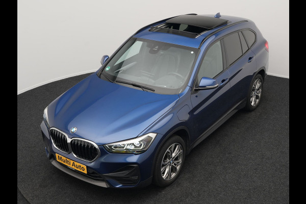 BMW X1 xDrive25e Sportline Plug In Hybrid 220pk PHEV | Panodak | Trekhaak Afn. | Head Up |  Lederen Sportstoelen Verwarmd | Apple Carplay | Camera | 18"L.M | M Sportstuur |