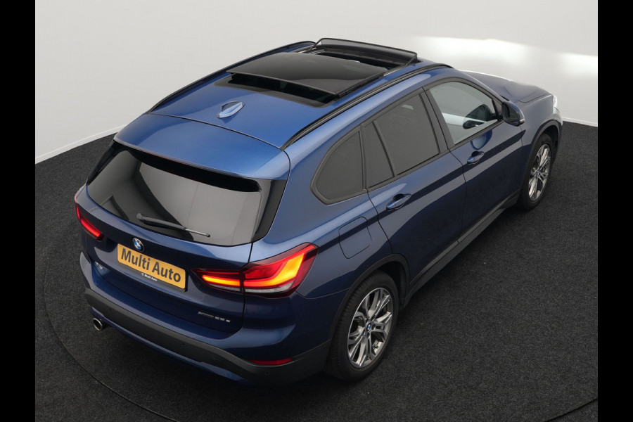 BMW X1 xDrive25e Sportline Plug In Hybrid 220pk PHEV | Panodak | Trekhaak Afn. | Head Up |  Lederen Sportstoelen Verwarmd | Apple Carplay | Camera | 18"L.M | M Sportstuur |