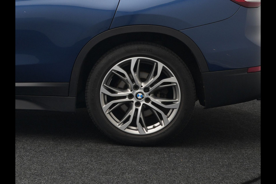 BMW X1 xDrive25e Sportline Plug In Hybrid 220pk PHEV | Panodak | Trekhaak Afn. | Head Up |  Lederen Sportstoelen Verwarmd | Apple Carplay | Camera | 18"L.M | M Sportstuur |