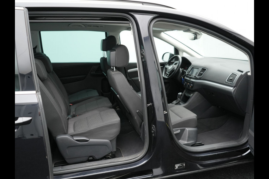 Volkswagen Sharan 1.4 TSI 150pk DSG Comfortline 7 Persoons | Adaptive Cruise | Navi Full Map | Laneassist | Stoelverwarming | Climate Control | Bluetooth Audio |