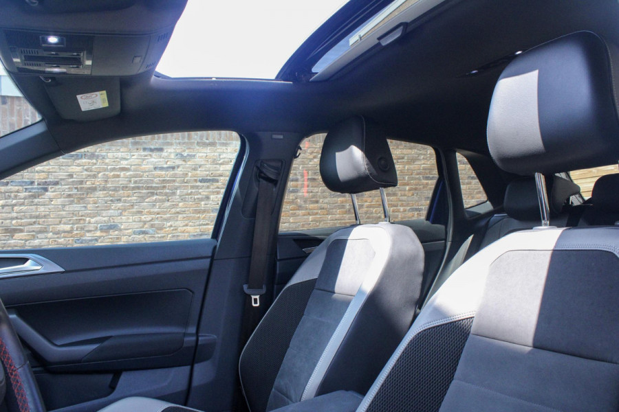Volkswagen Polo 2.0 TSI GTI PANO | CARPLAY | CAMERA | STOELVW