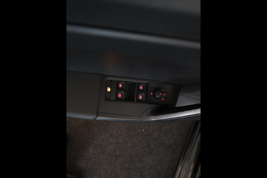 Seat Ibiza 1.0 TSI Style 95PK | Navigatie via app | Parkeersensoren | Airco |