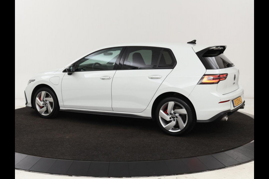 Volkswagen Golf 1.4 eHybrid GTE | Camera | Adaptive cruise | Carplay | Navigatie | Sportstoelen | Full LED | Sfeerverlichting | PHEV