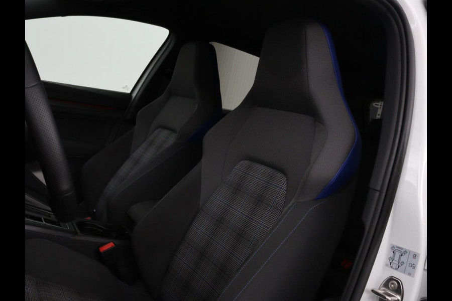 Volkswagen Golf 1.4 eHybrid GTE | Camera | Adaptive cruise | Carplay | Navigatie | Sportstoelen | Full LED | Sfeerverlichting | PHEV