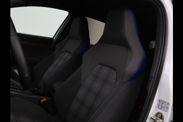 Volkswagen Golf 1.4 eHybrid GTE | Camera | Adaptive cruise | Carplay | Navigatie | Sportstoelen | Full LED | Sfeerverlichting | PHEV