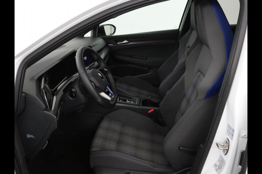 Volkswagen Golf 1.4 eHybrid GTE | Camera | Adaptive cruise | Carplay | Navigatie | Sportstoelen | Full LED | Sfeerverlichting | PHEV