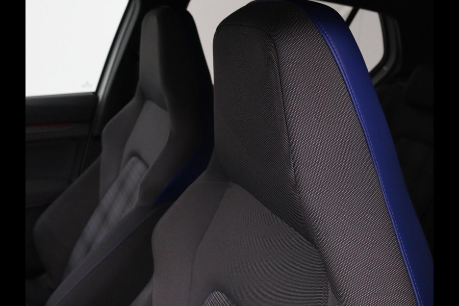 Volkswagen Golf 1.4 eHybrid GTE | Camera | Adaptive cruise | Carplay | Navigatie | Sportstoelen | Full LED | Sfeerverlichting | PHEV