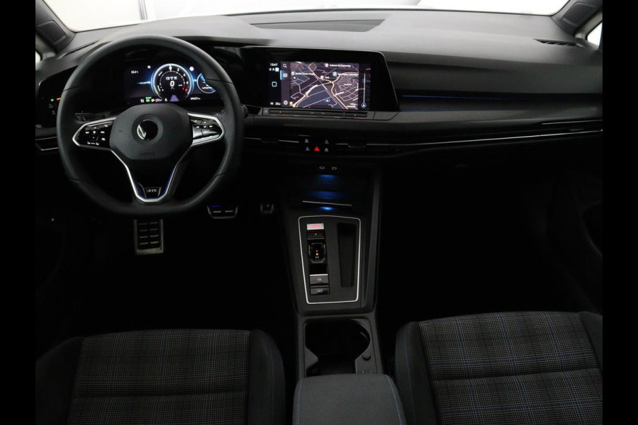 Volkswagen Golf 1.4 eHybrid GTE | Camera | Adaptive cruise | Carplay | Navigatie | Sportstoelen | Full LED | Sfeerverlichting | PHEV