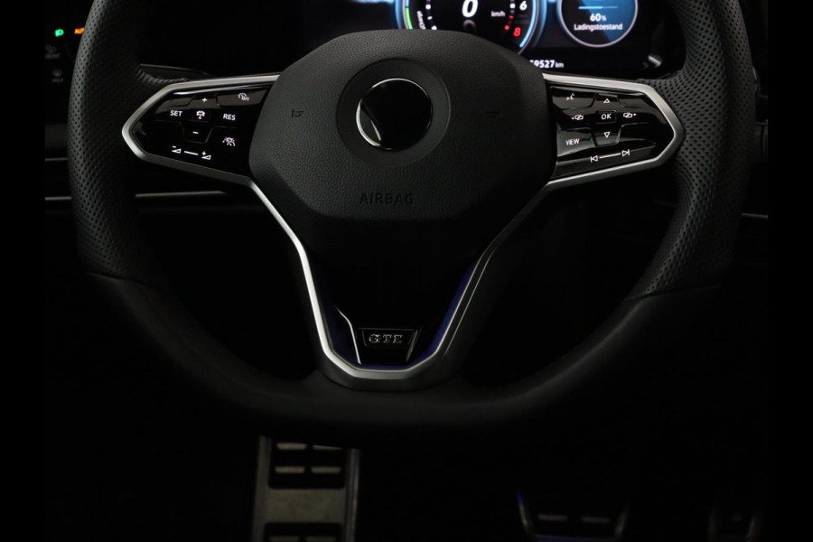 Volkswagen Golf 1.4 eHybrid GTE | Camera | Adaptive cruise | Carplay | Navigatie | Sportstoelen | Full LED | Sfeerverlichting | PHEV
