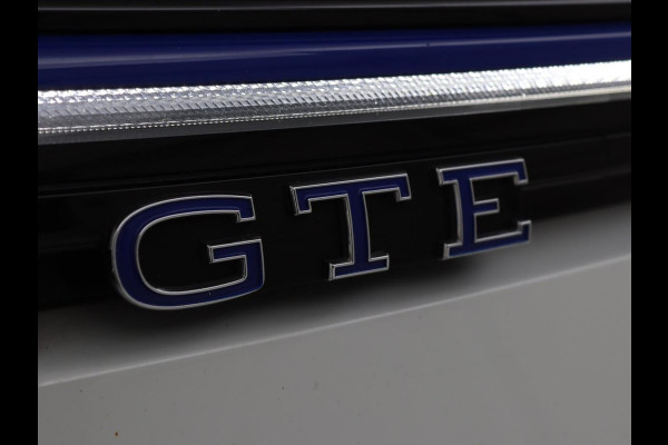 Volkswagen Golf 1.4 eHybrid GTE | Camera | Adaptive cruise | Carplay | Navigatie | Sportstoelen | Full LED | Sfeerverlichting | PHEV