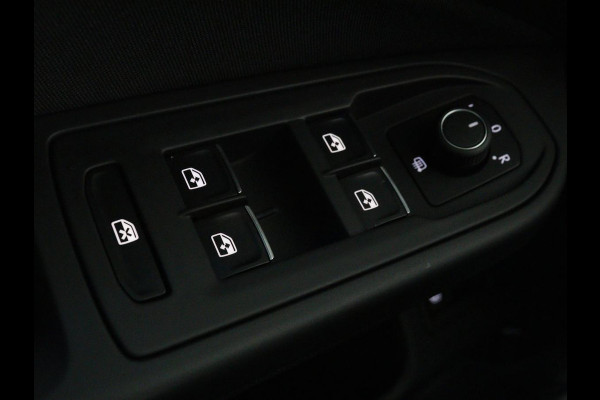 Volkswagen Golf 1.4 eHybrid GTE | Camera | Adaptive cruise | Carplay | Navigatie | Sportstoelen | Full LED | Sfeerverlichting | PHEV