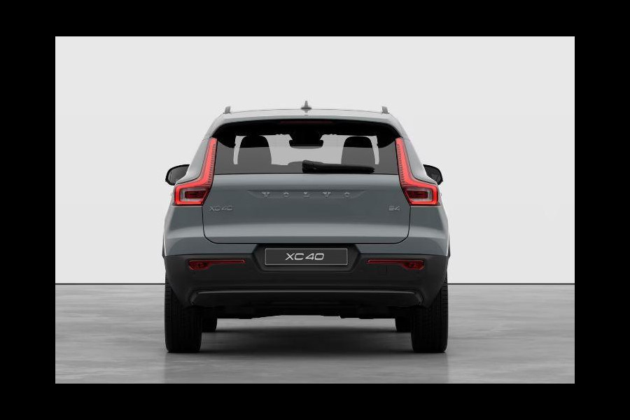 Volvo XC40 B4 211PK Automaat Plus Dark / Extra getint glas achter / Climate pack / Connect Nubuck bekleding