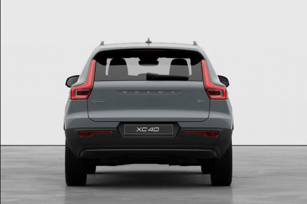 Volvo XC40 B4 211PK Automaat Plus Dark / Extra getint glas achter / Climate pack / Connect Nubuck bekleding