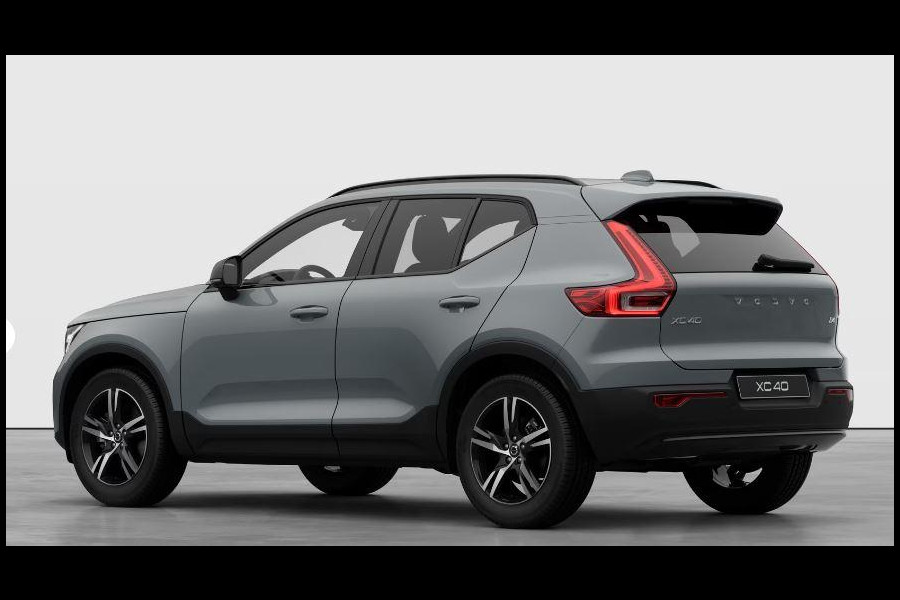 Volvo XC40 B4 211PK Automaat Plus Dark / Extra getint glas achter / Climate pack / Connect Nubuck bekleding