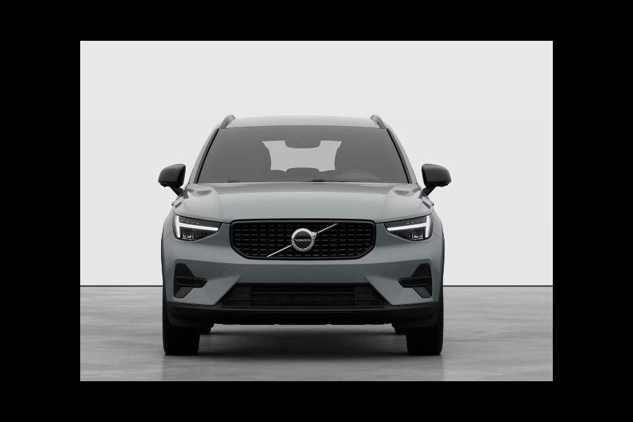 Volvo XC40 B4 211PK Automaat Plus Dark / Extra getint glas achter / Climate pack / Connect Nubuck bekleding