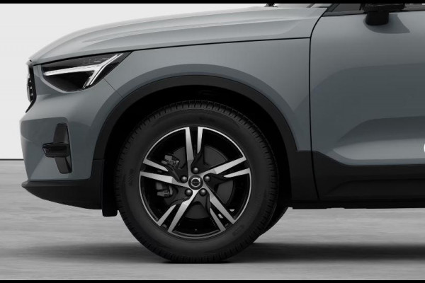 Volvo XC40 B4 211PK Automaat Plus Dark / Extra getint glas achter / Climate pack / Connect Nubuck bekleding