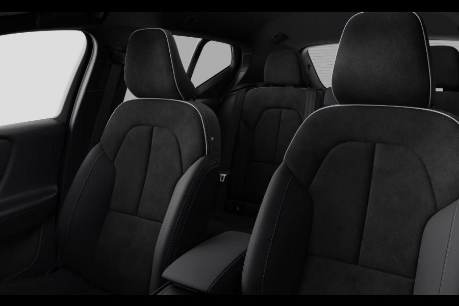 Volvo XC40 B4 211PK Automaat Plus Dark / Extra getint glas achter / Climate pack / Connect Nubuck bekleding