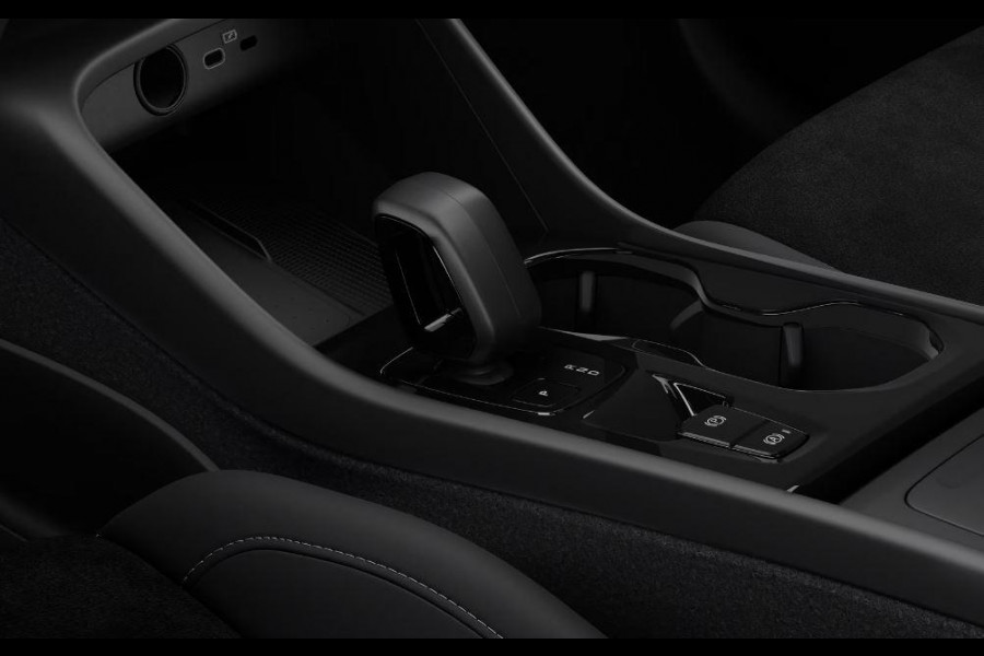 Volvo XC40 B4 211PK Automaat Plus Dark / Extra getint glas achter / Climate pack / Connect Nubuck bekleding