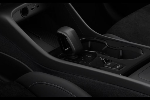 Volvo XC40 B4 211PK Automaat Plus Dark / Extra getint glas achter / Climate pack / Connect Nubuck bekleding