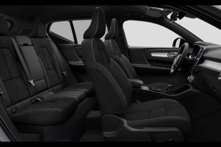 Volvo XC40 B4 211PK Automaat Plus Dark / Extra getint glas achter / Climate pack / Connect Nubuck bekleding