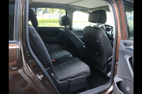 Volkswagen Touran 1.2 TSI Connected Series 7 Persoons