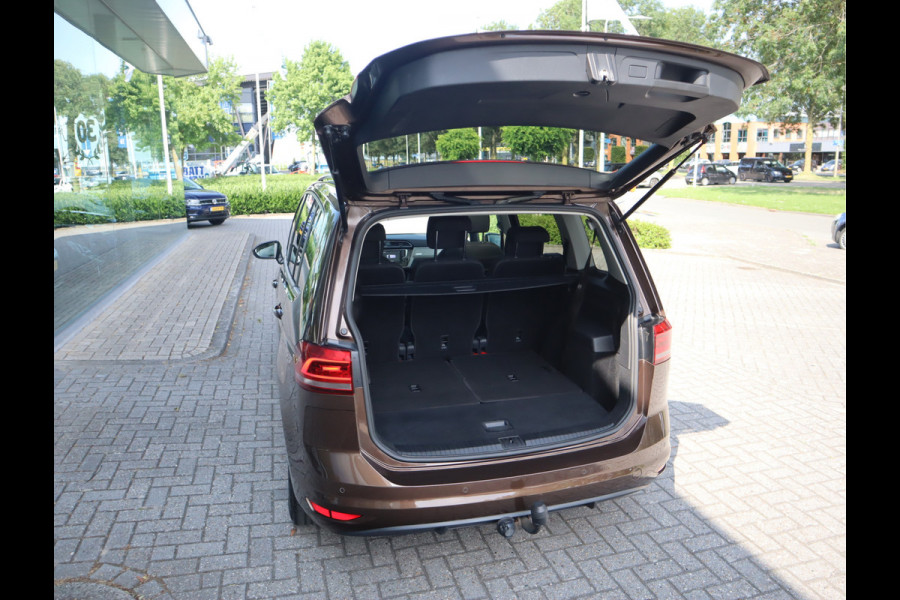 Volkswagen Touran 1.2 TSI Connected Series 7 Persoons