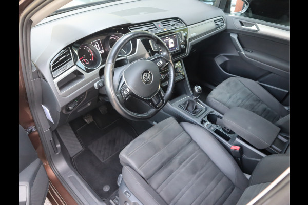 Volkswagen Touran 1.2 TSI Connected Series 7 Persoons