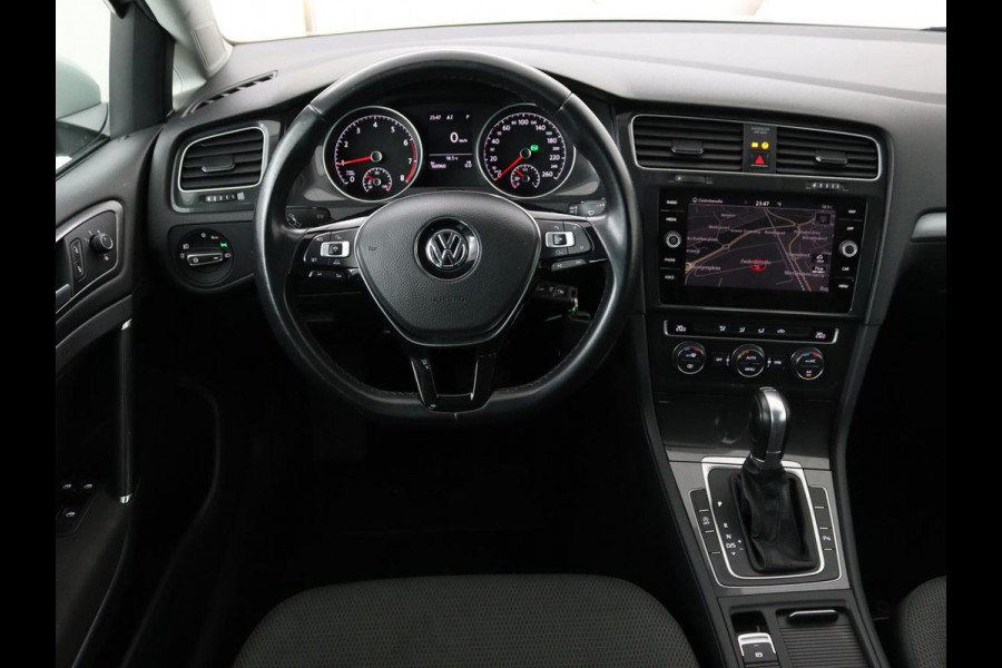 Volkswagen GOLF Variant 1.0 TSI Comfortline | Trekhaak | Navigatie | Apple CarPlay | Cruise Control | DAB | LED | LMV