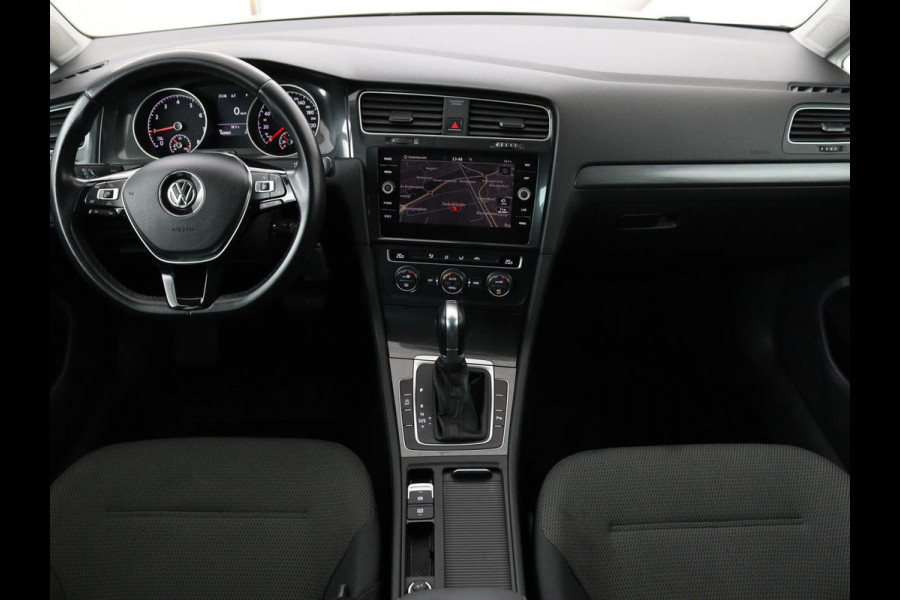 Volkswagen GOLF Variant 1.0 TSI Comfortline | Trekhaak | Navigatie | Apple CarPlay | Cruise Control | DAB | LED | LMV