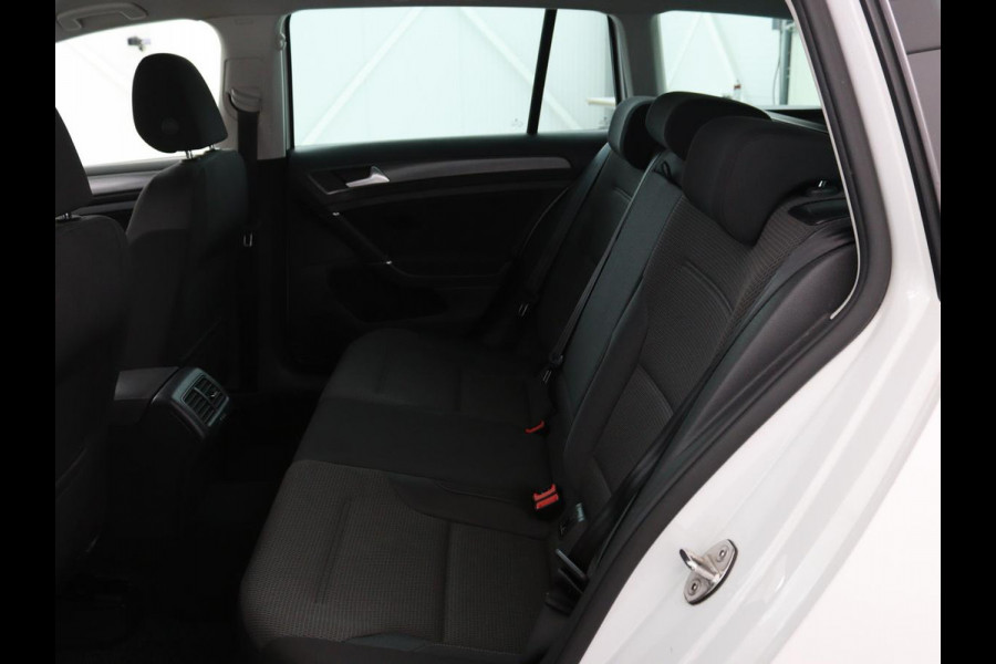 Volkswagen GOLF Variant 1.0 TSI Comfortline | Trekhaak | Navigatie | Apple CarPlay | Cruise Control | DAB | LED | LMV