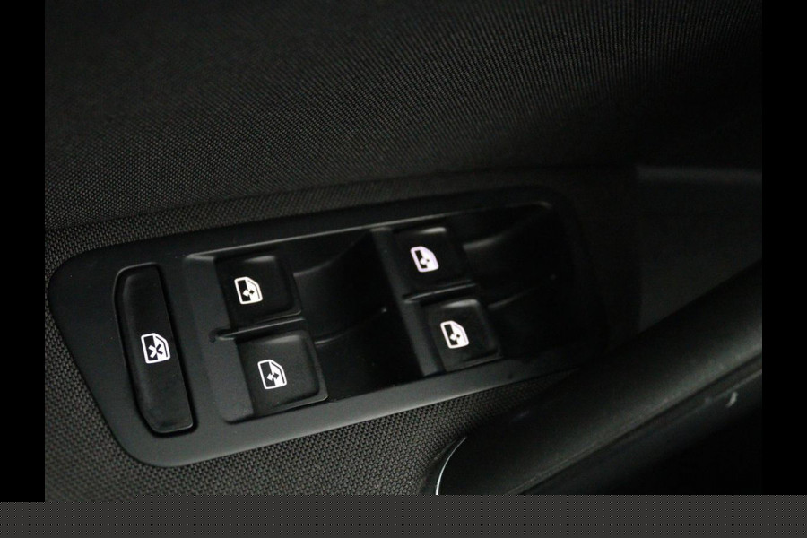 Volkswagen GOLF Variant 1.0 TSI Comfortline | Trekhaak | Navigatie | Apple CarPlay | Cruise Control | DAB | LED | LMV