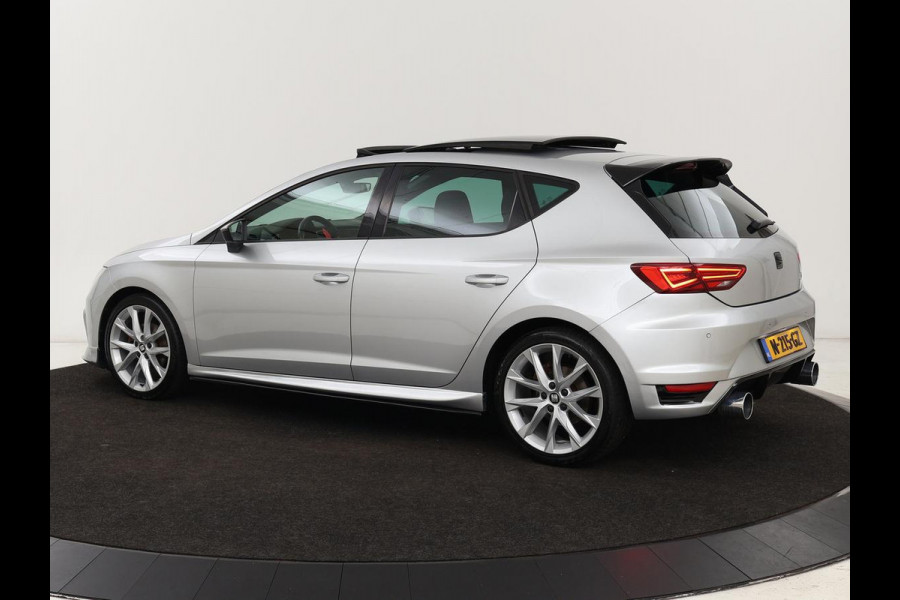 Seat Leon 1.4 TSI FR Xcellence | Panoramadak | Camera | Stoelverwarming | Half leder/Alcantara | Carplay | Full LED
