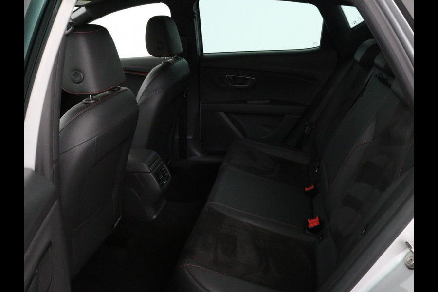 Seat Leon 1.4 TSI FR Xcellence | Panoramadak | Camera | Stoelverwarming | Half leder/Alcantara | Carplay | Full LED